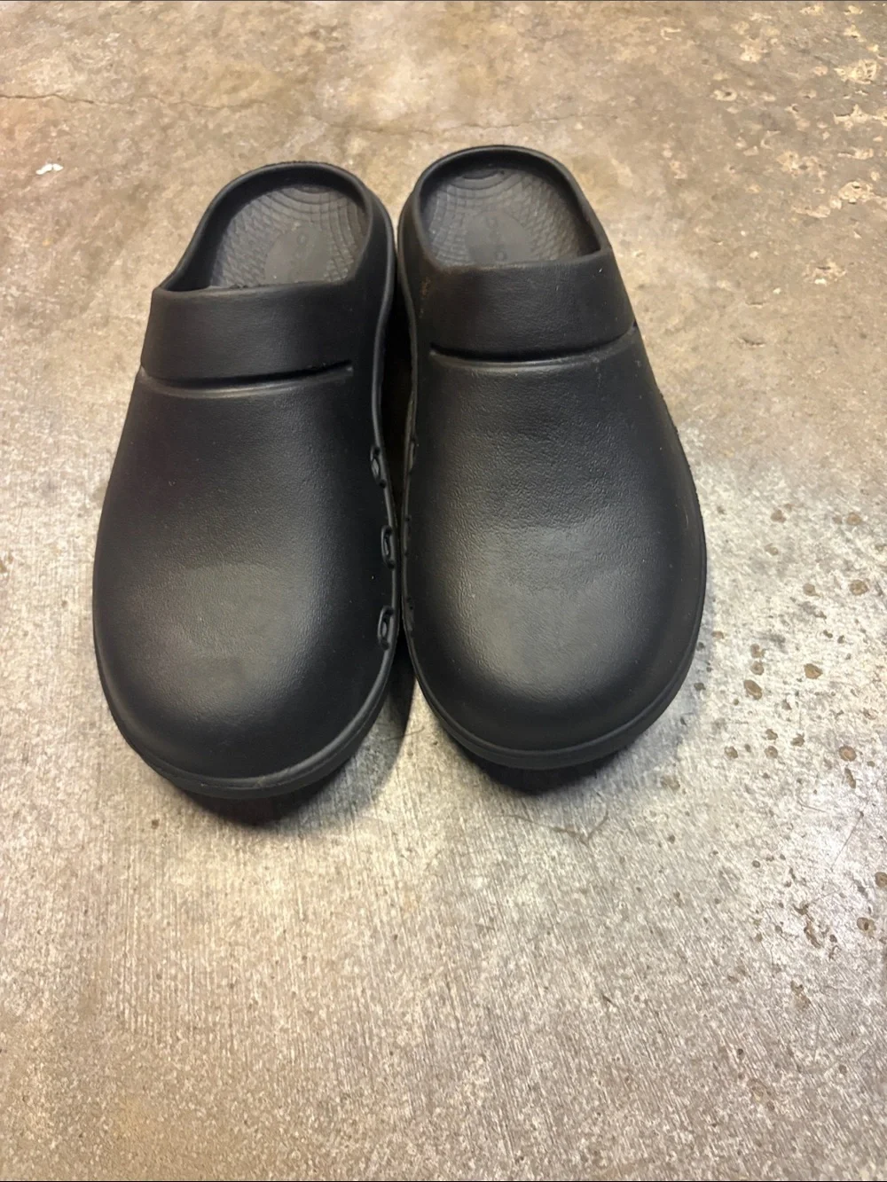 OOFOS Men’s Black Slip-On Comfort Clogs
